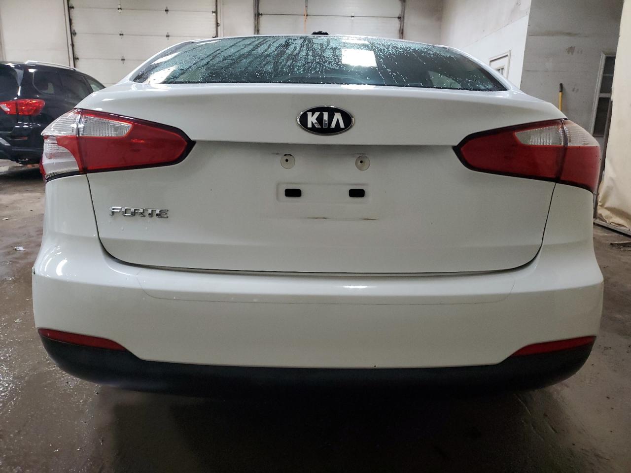 KNAFK4A6XG5616622 2016 Kia Forte Lx