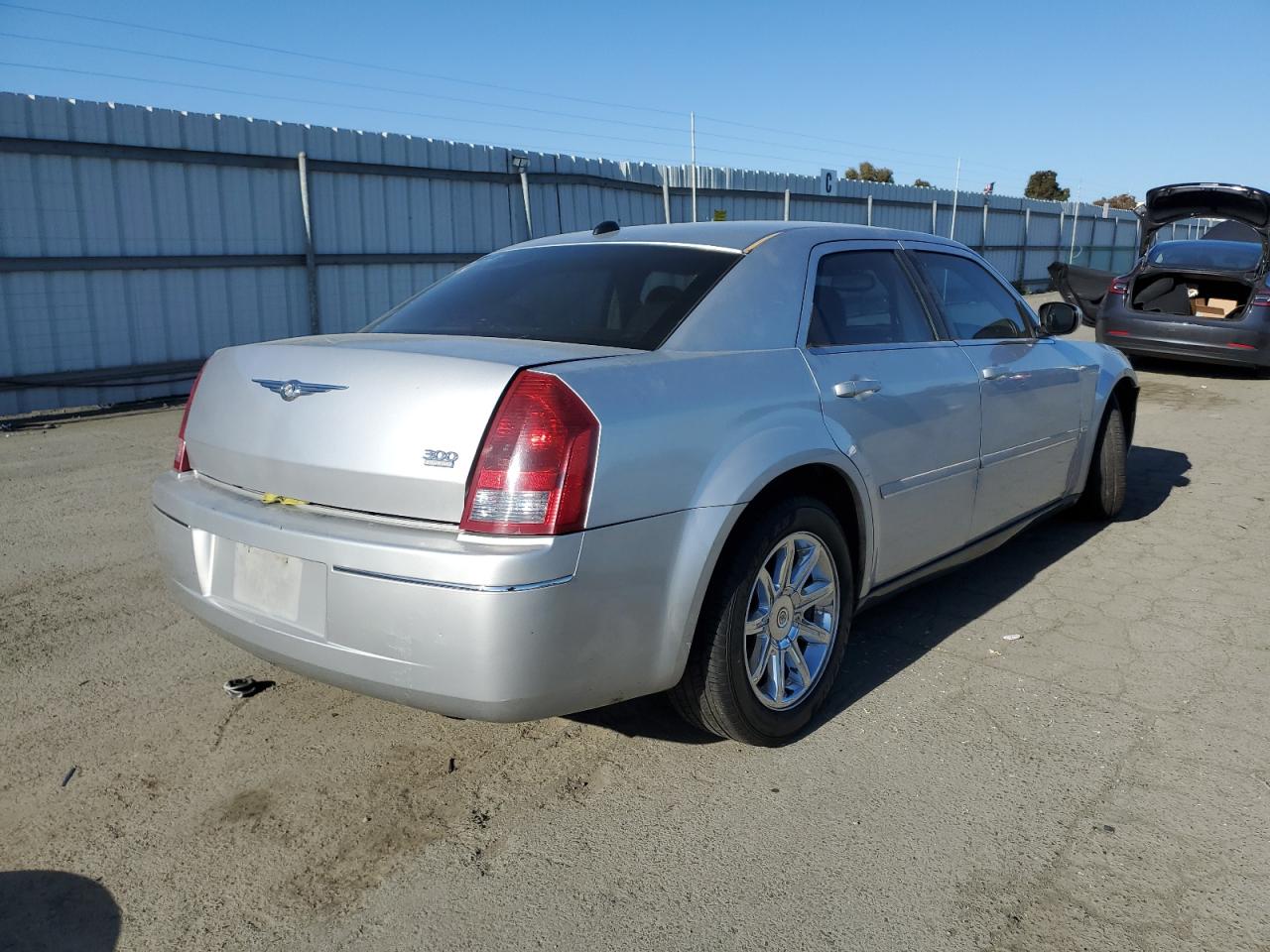 2C3AA53G75H594584 2005 Chrysler 300 Touring