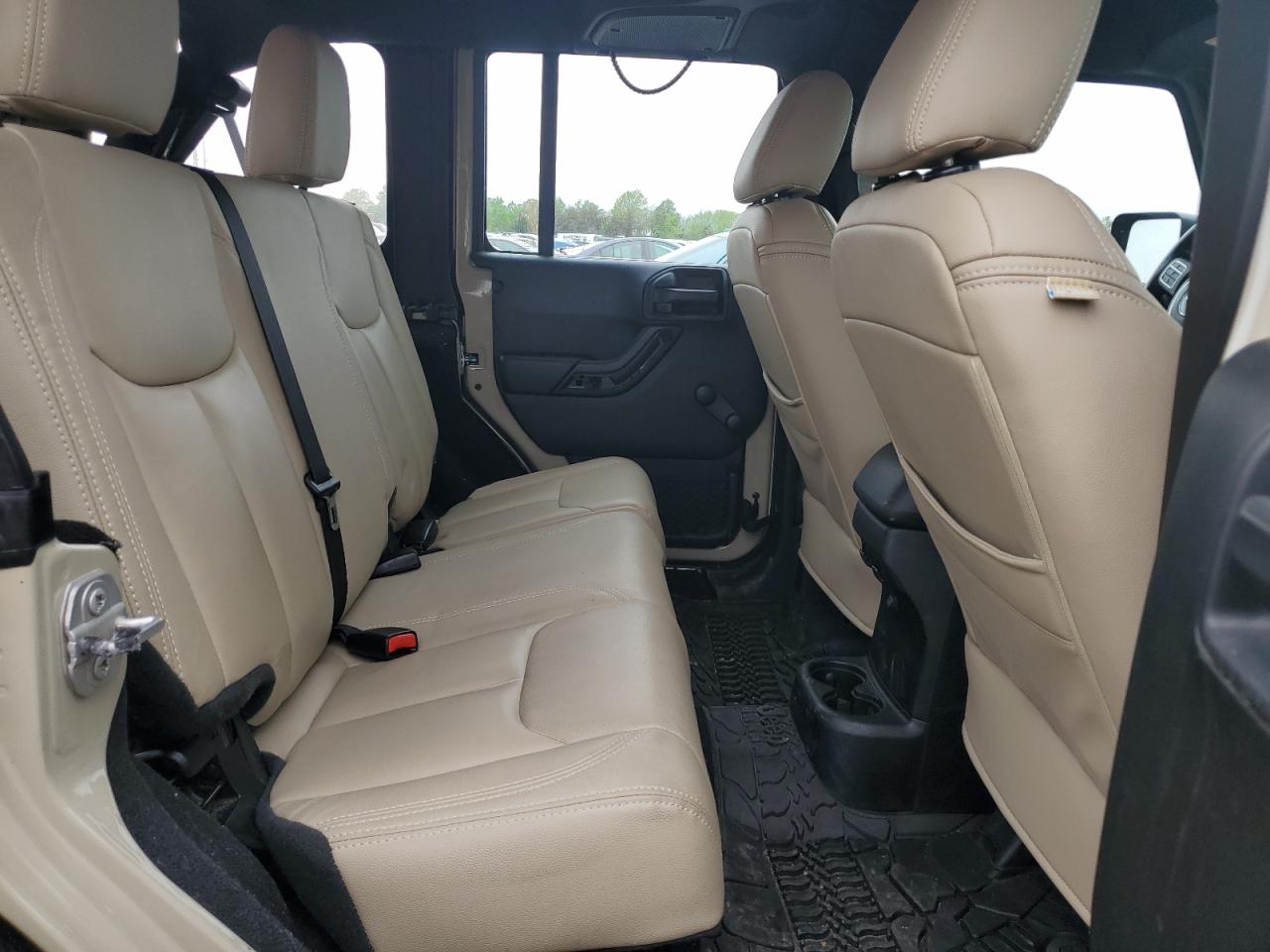 1C4BJWDG2JL892767 2018 Jeep Wrangler Unlimited Sport