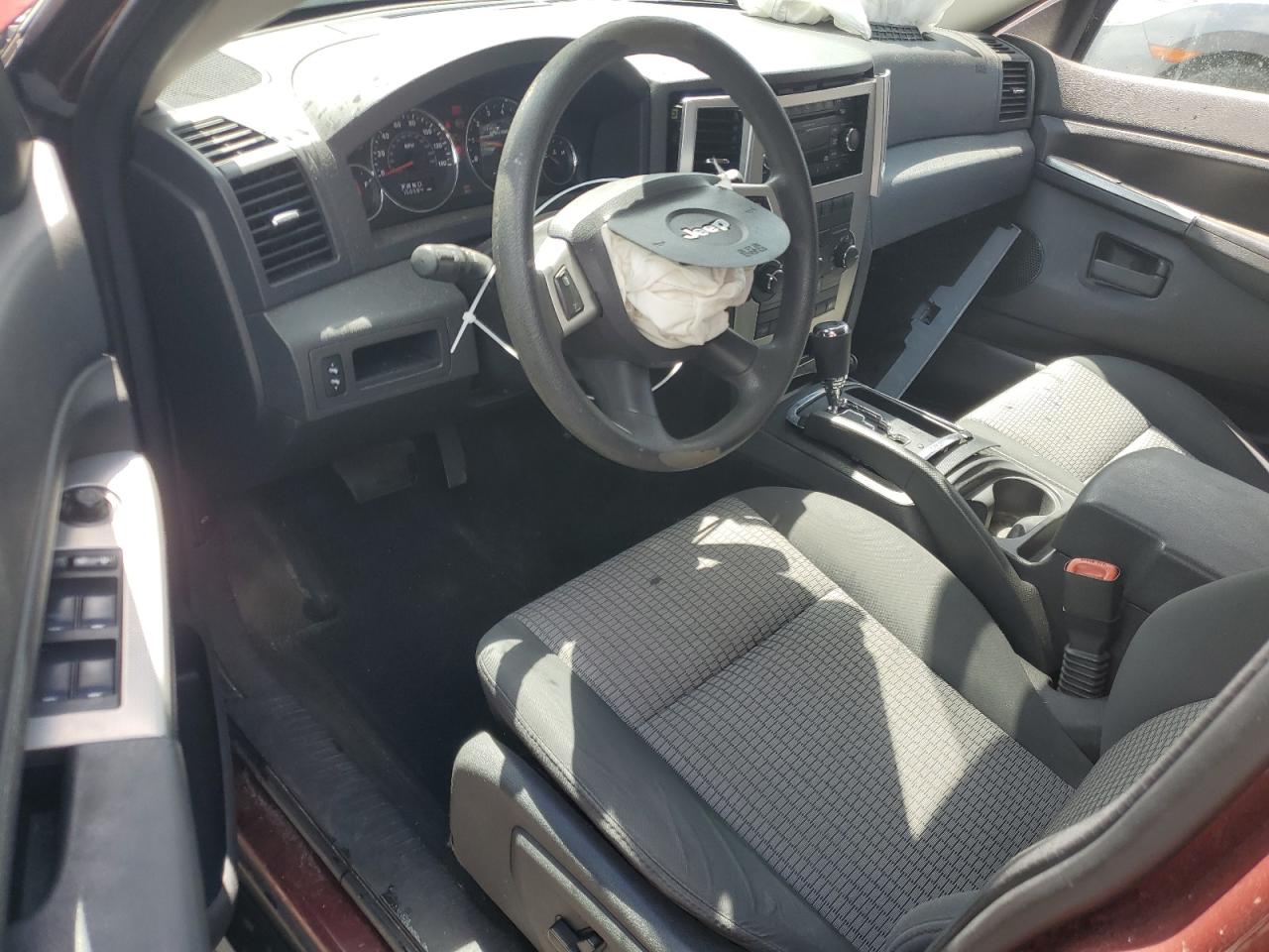 1J8GR48KX8C137953 2008 Jeep Grand Cherokee Laredo