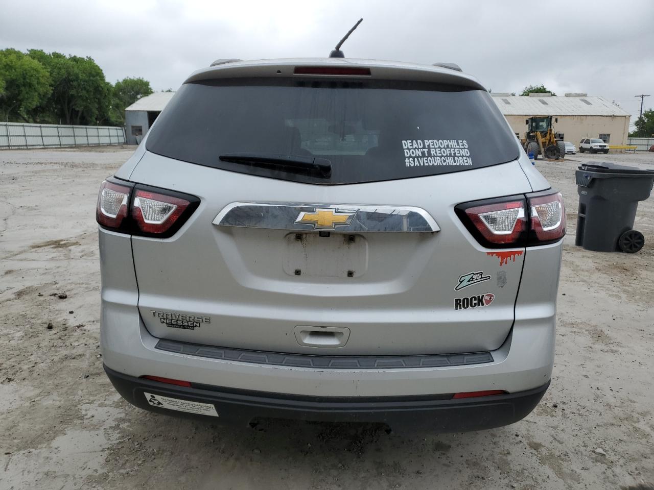 2017 Chevrolet Traverse Ls vin: 1GNKRFED1HJ254794