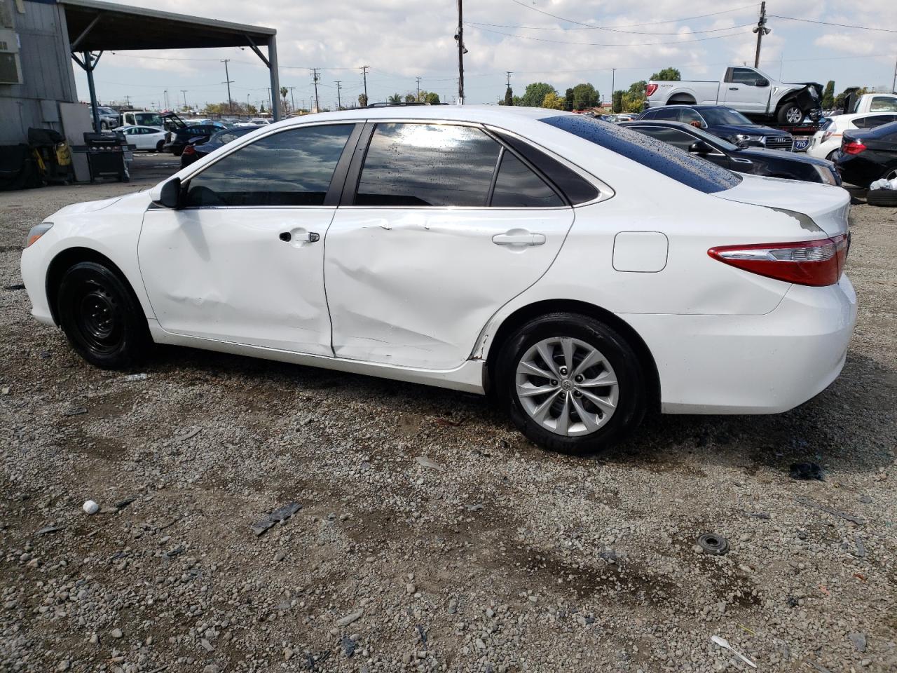 4T4BF1FK4FR492573 2015 Toyota Camry Le