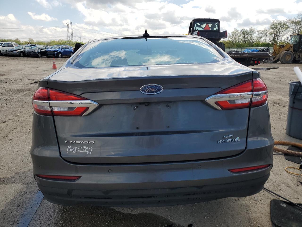 3FA6P0LU3KR189126 2019 Ford Fusion Se