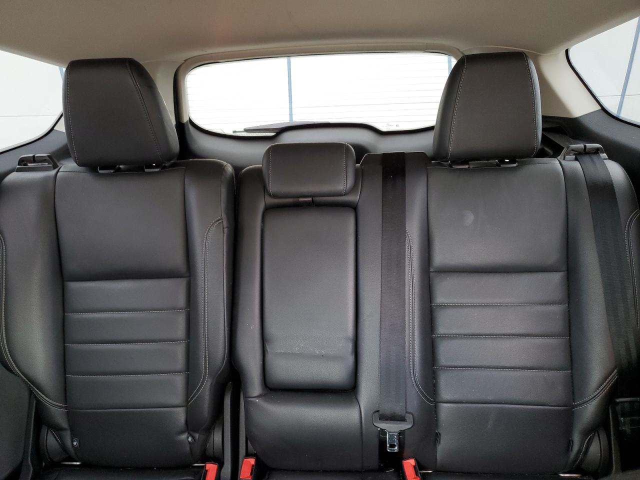 1FMCU0J97GUB33948 2016 Ford Escape Titanium