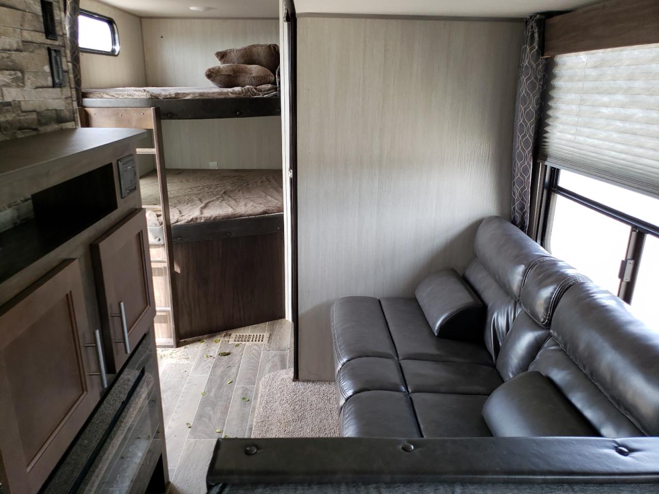 4X4TCKB2XK9130746 2019 Chke Util Tlr