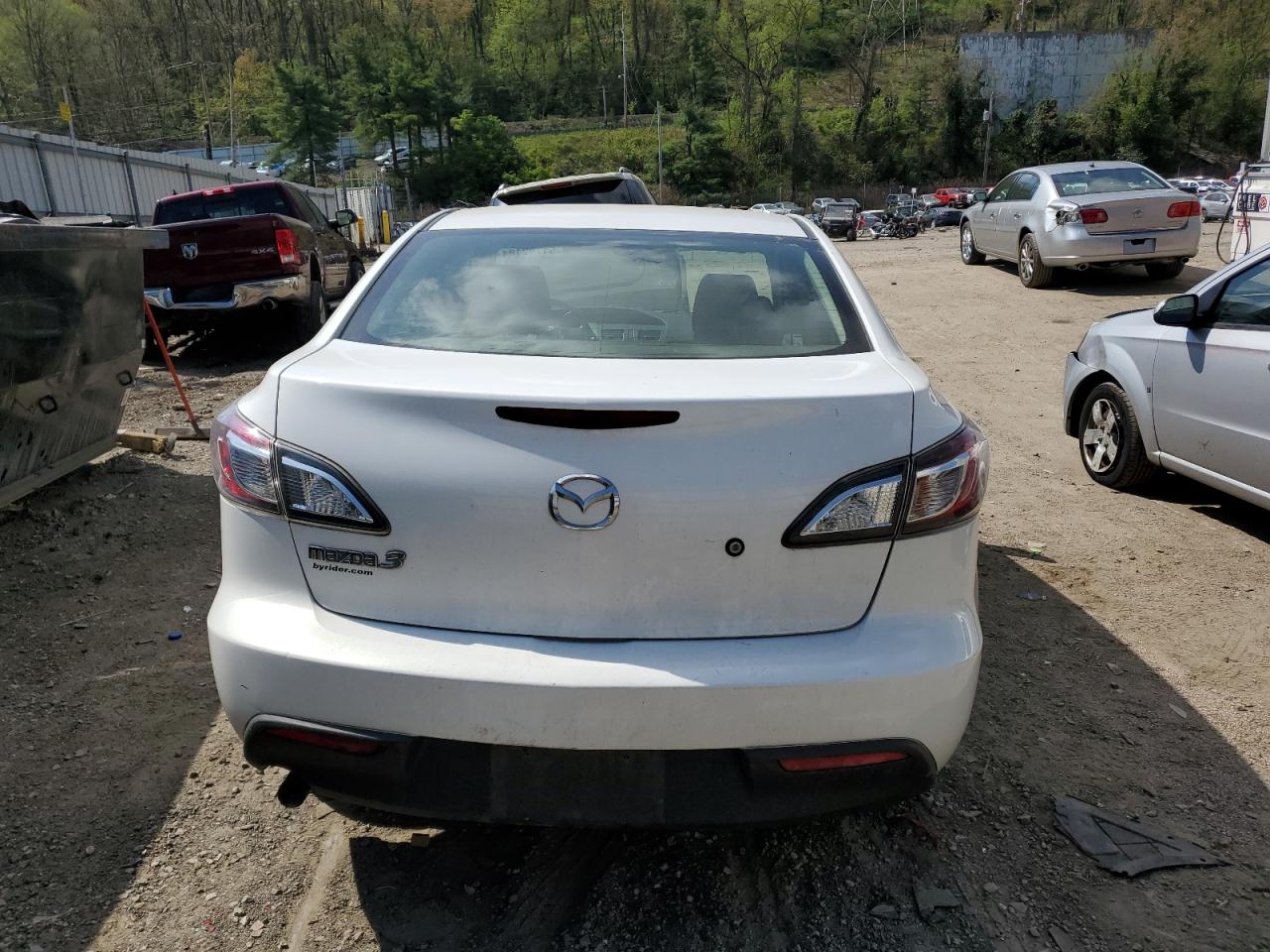 JM1BL1UG5B1902492 2011 Mazda 3 I