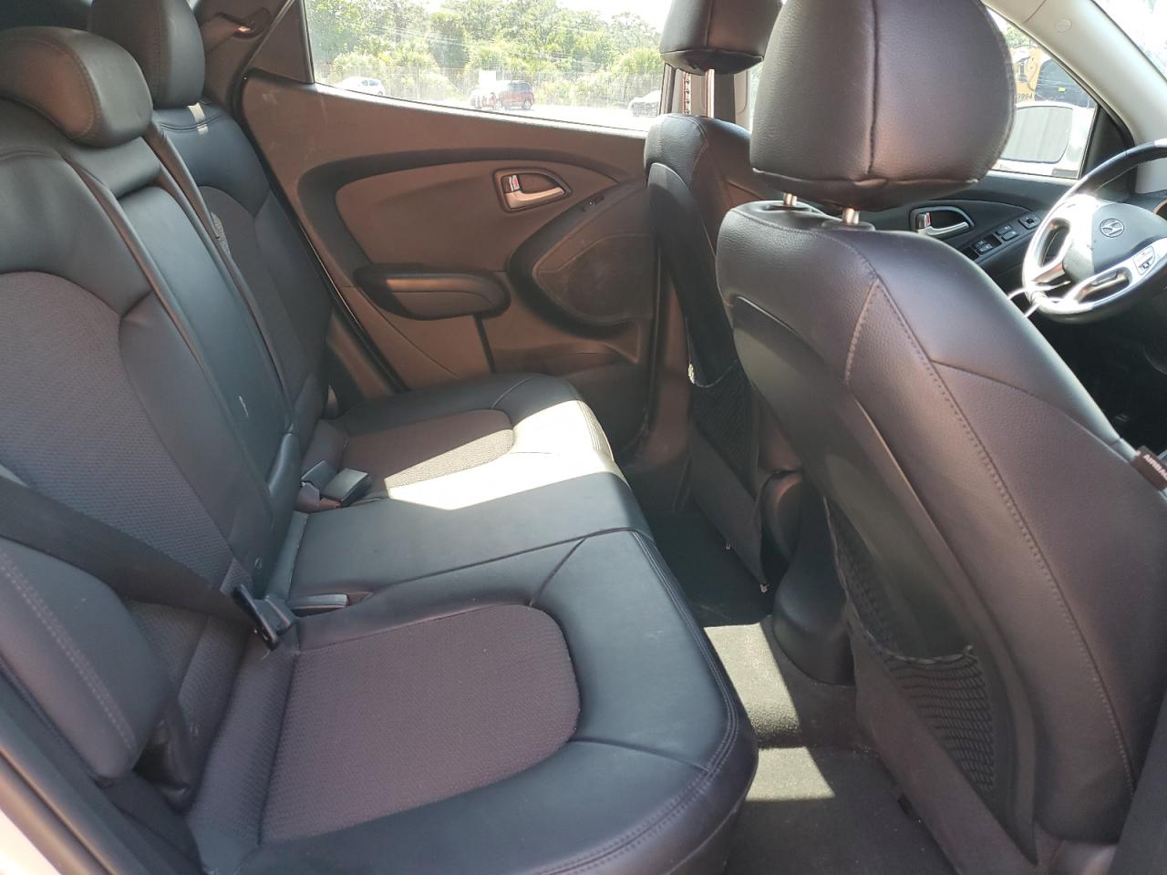 KM8JU3AC2CU468078 2012 Hyundai Tucson Gls