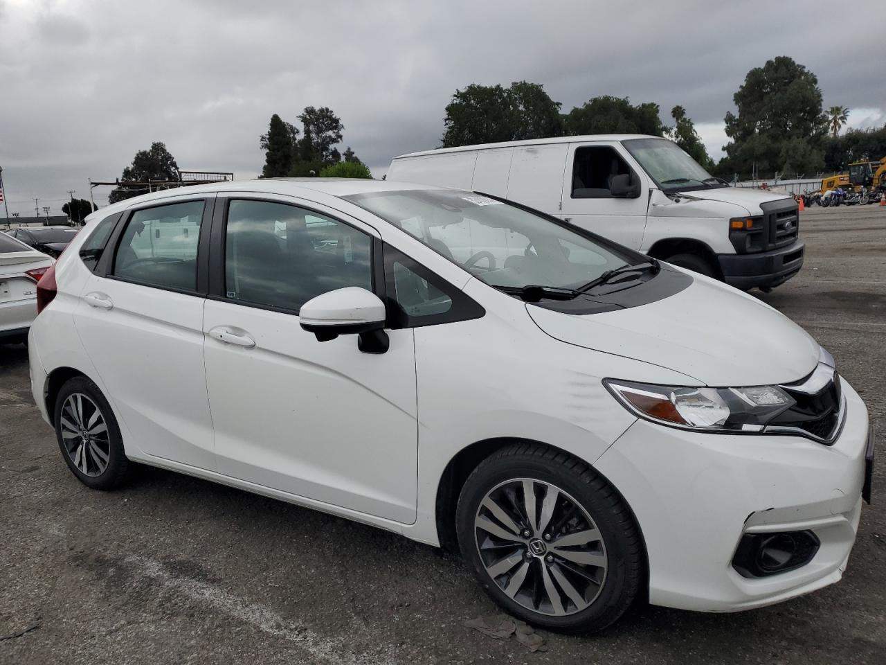 2018 Honda Fit Ex vin: 3HGGK5H88JM721537