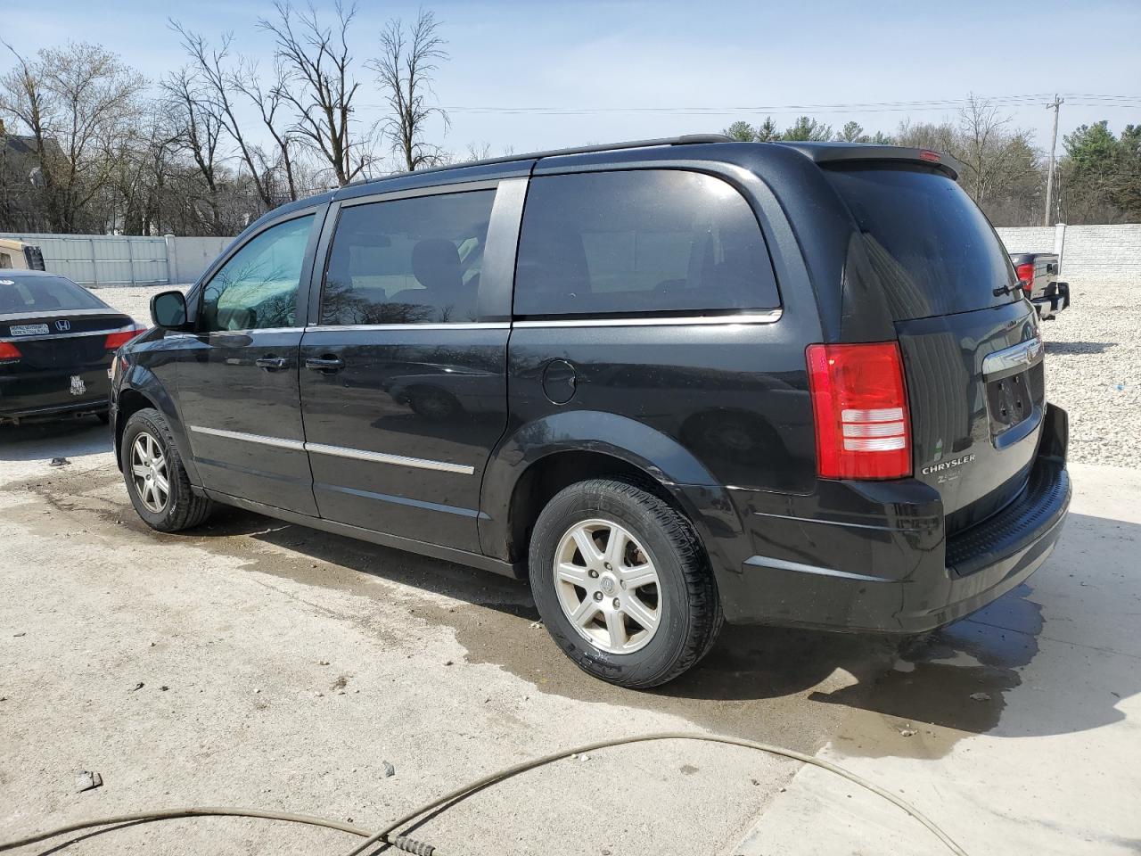 2A4RR5D16AR266508 2010 Chrysler Town & Country Touring