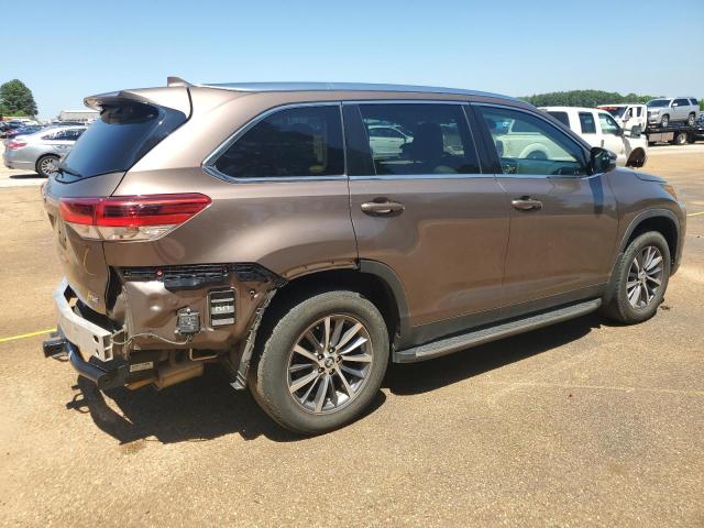 VIN 5TDKZRFH6KS331410 2019 Toyota Highlander, SE no.3