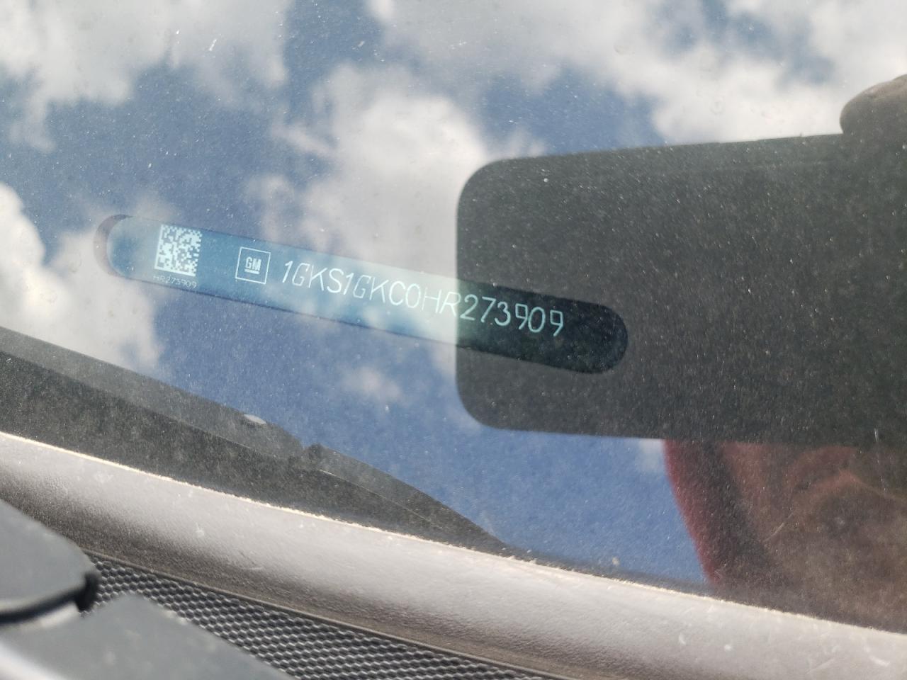 1GKS1GKC0HR273909 2017 GMC Yukon Xl C1500 Slt