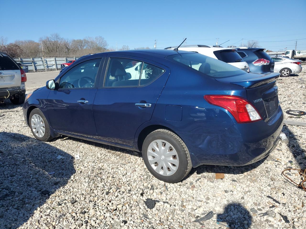 2013 Nissan Versa S vin: 3N1CN7AP6DL884556