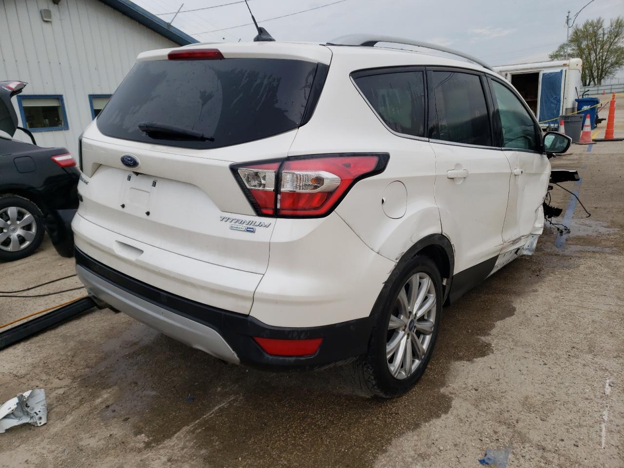1FMCU9J91JUB80596 FORD ESCAPE 2018