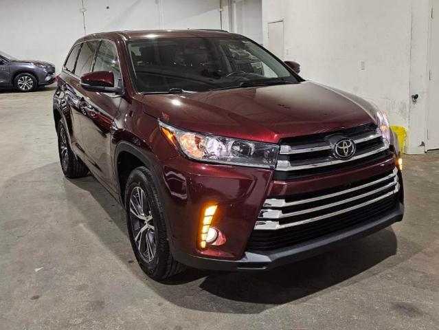  TOYOTA HIGHLANDER 2017 Бордовый