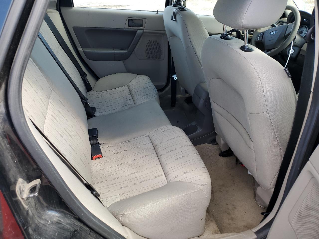 1FAHP3FN1BW160803 2011 Ford Focus Se