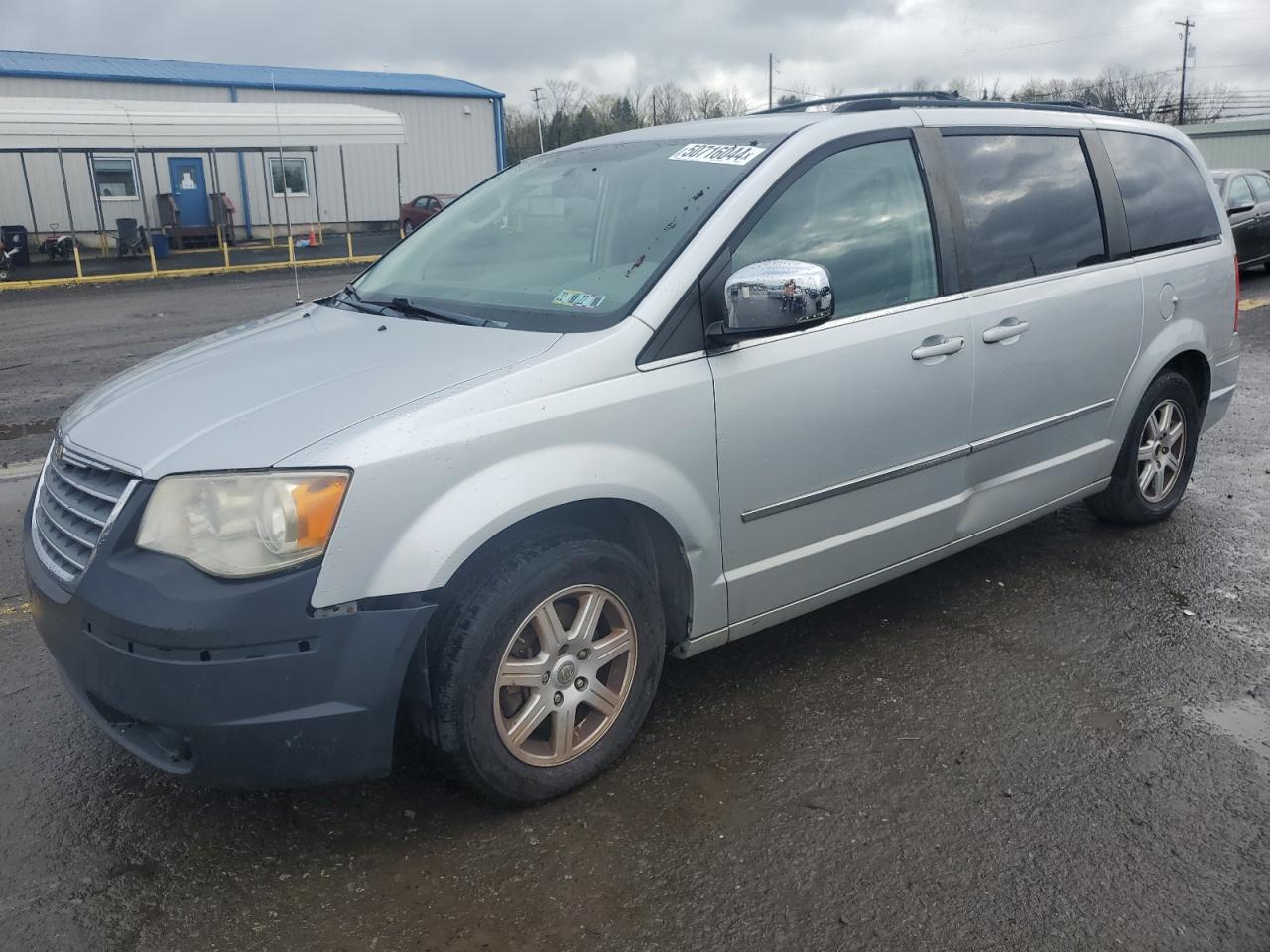 Lot #2494354968 2010 CHRYSLER TOWN & COU