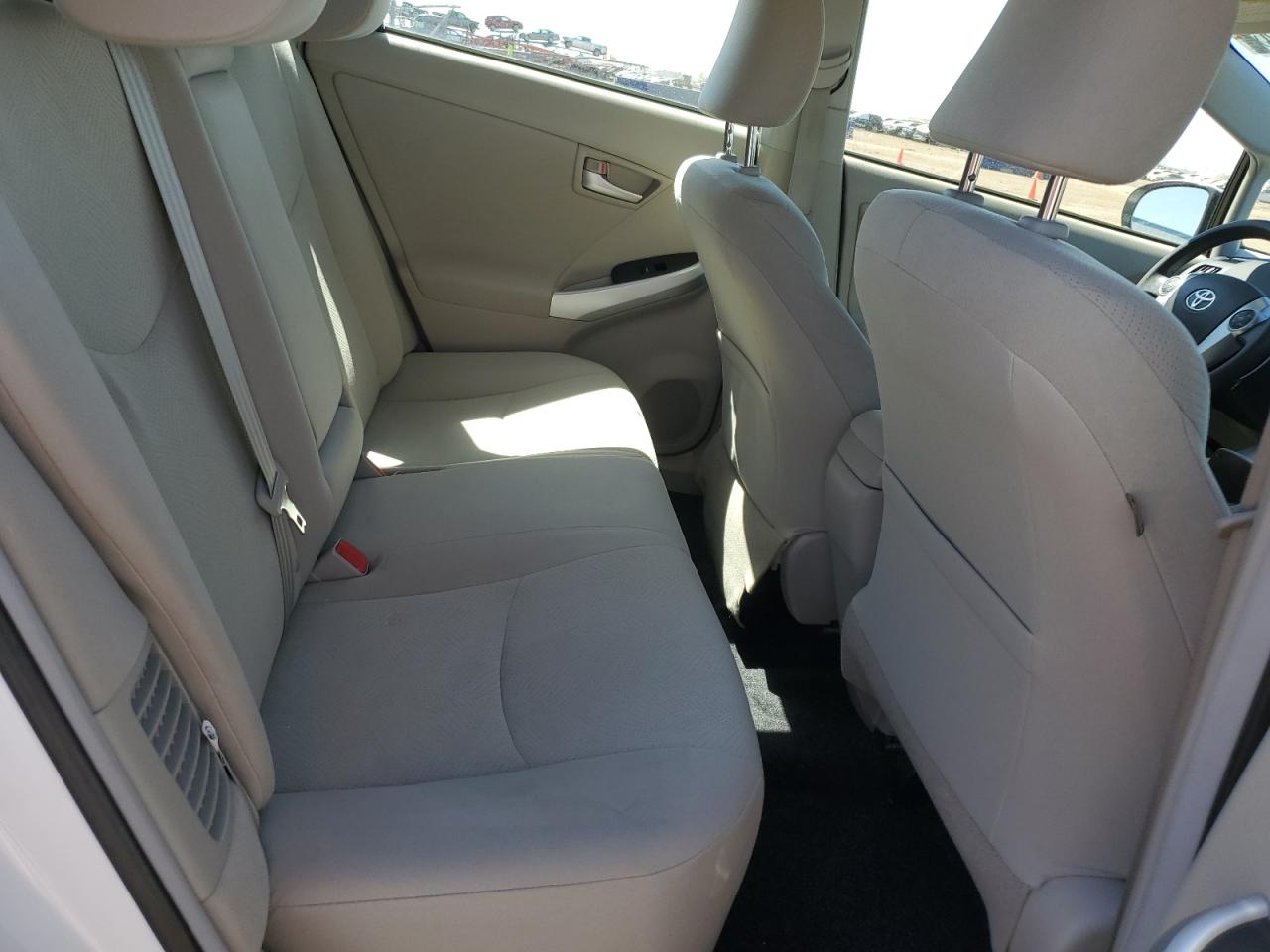 JTDKN3DU7E0393043 2014 Toyota Prius