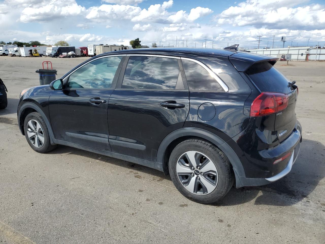 2017 Kia Niro Fe vin: KNDCB3LC2H5050864