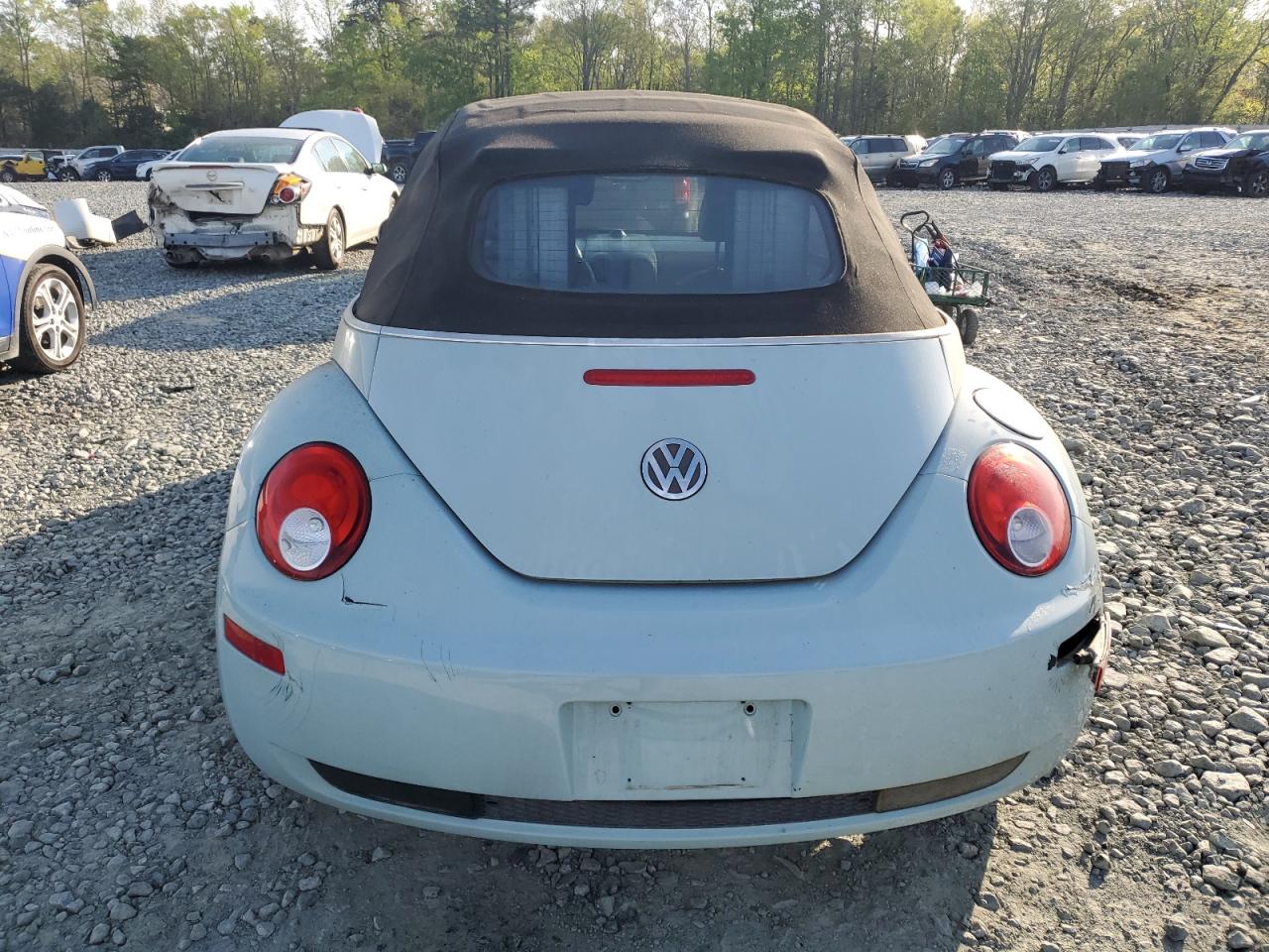 3VWSF31Y16M302266 2006 Volkswagen New Beetle Convertible Option Package 2