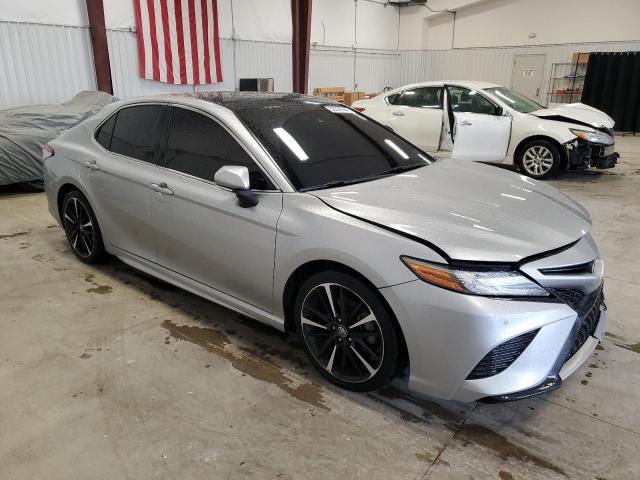 VIN 4T1B61HK1JU128580 2018 Toyota Camry, Xse no.4