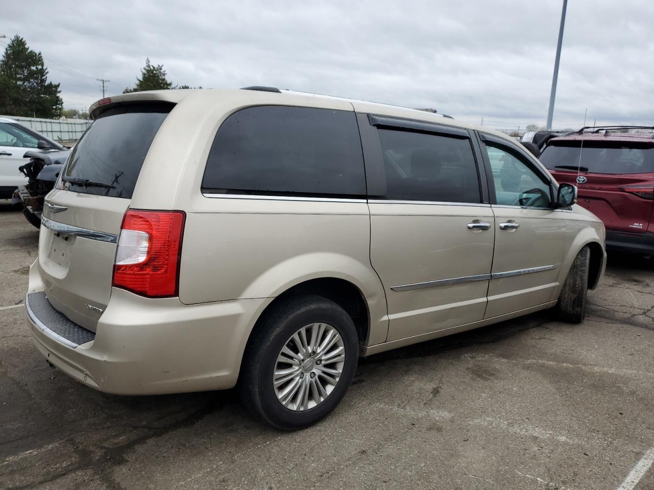 2C4RC1GGXCR327250 2012 Chrysler Town & Country Limited