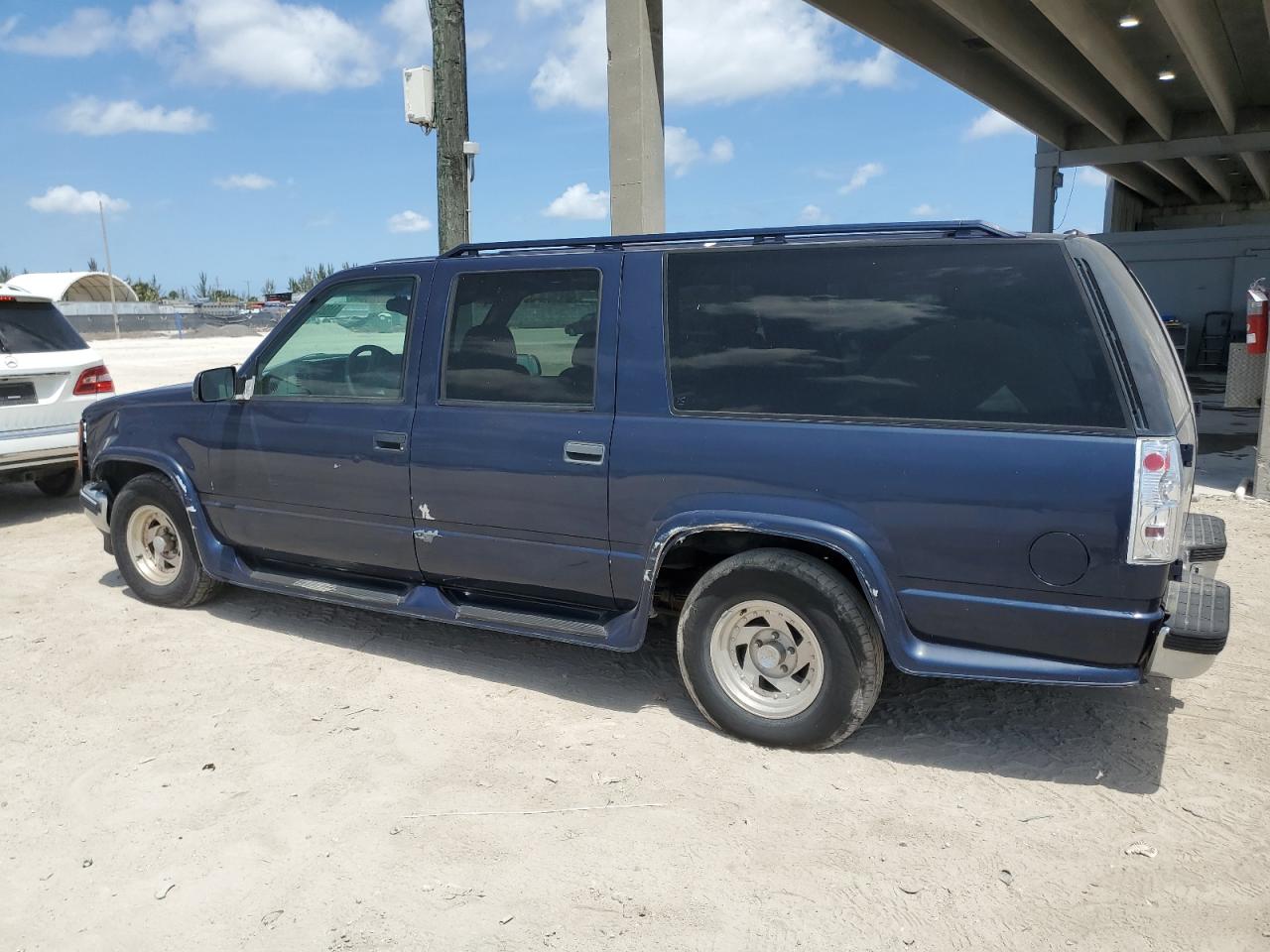 1GKEC16R0XJ707908 1999 GMC Suburban C1500