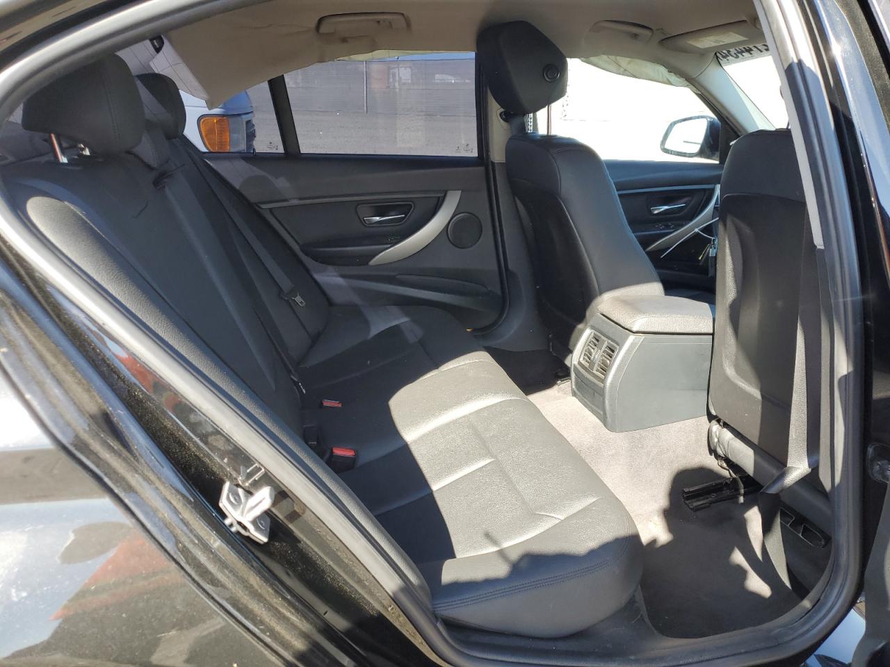 WBA8E1G51HNU15111 2017 BMW 320 I