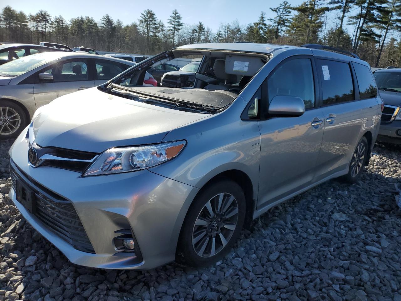 Lot #2836150497 2019 TOYOTA SIENNA XLE