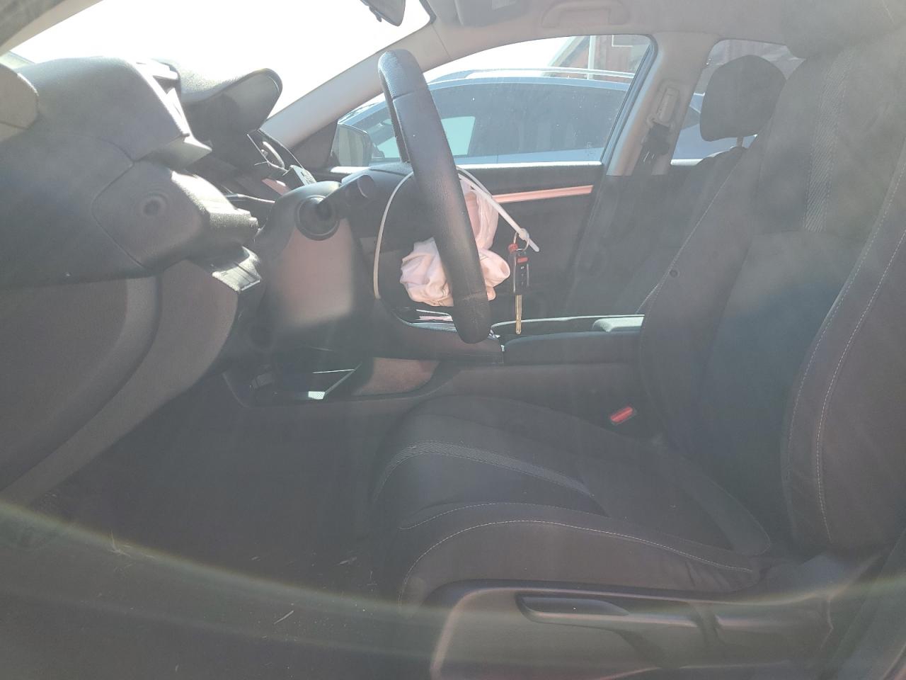 19XFC2F5XJE200781 2018 Honda Civic Lx