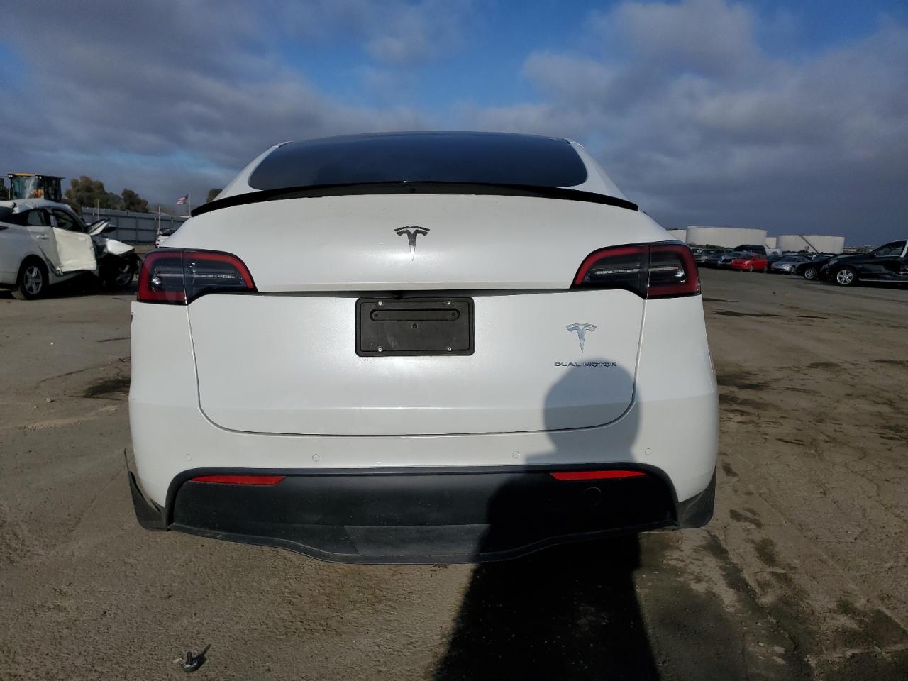 5YJYGDEE0MF158999 2021 Tesla Model Y