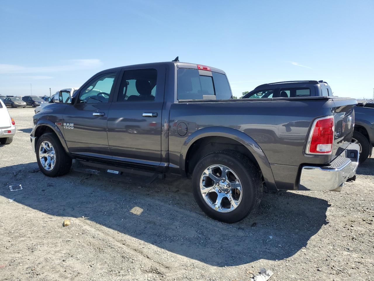 1C6RR7NM9JS338690 2018 Ram 1500 Laramie