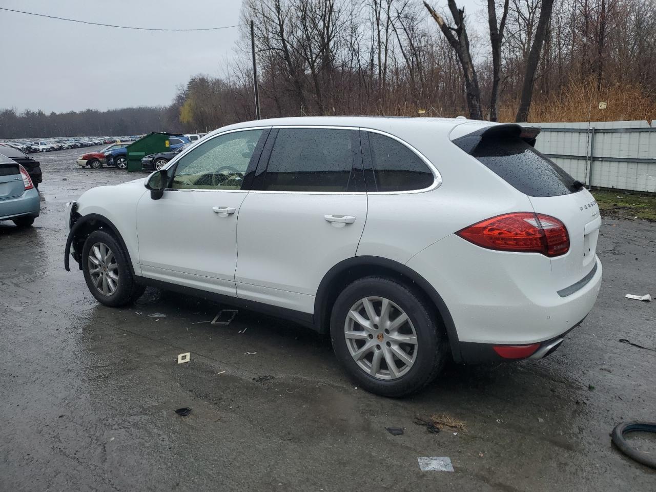 2013 Porsche Cayenne vin: WP1AA2A22DLA19682