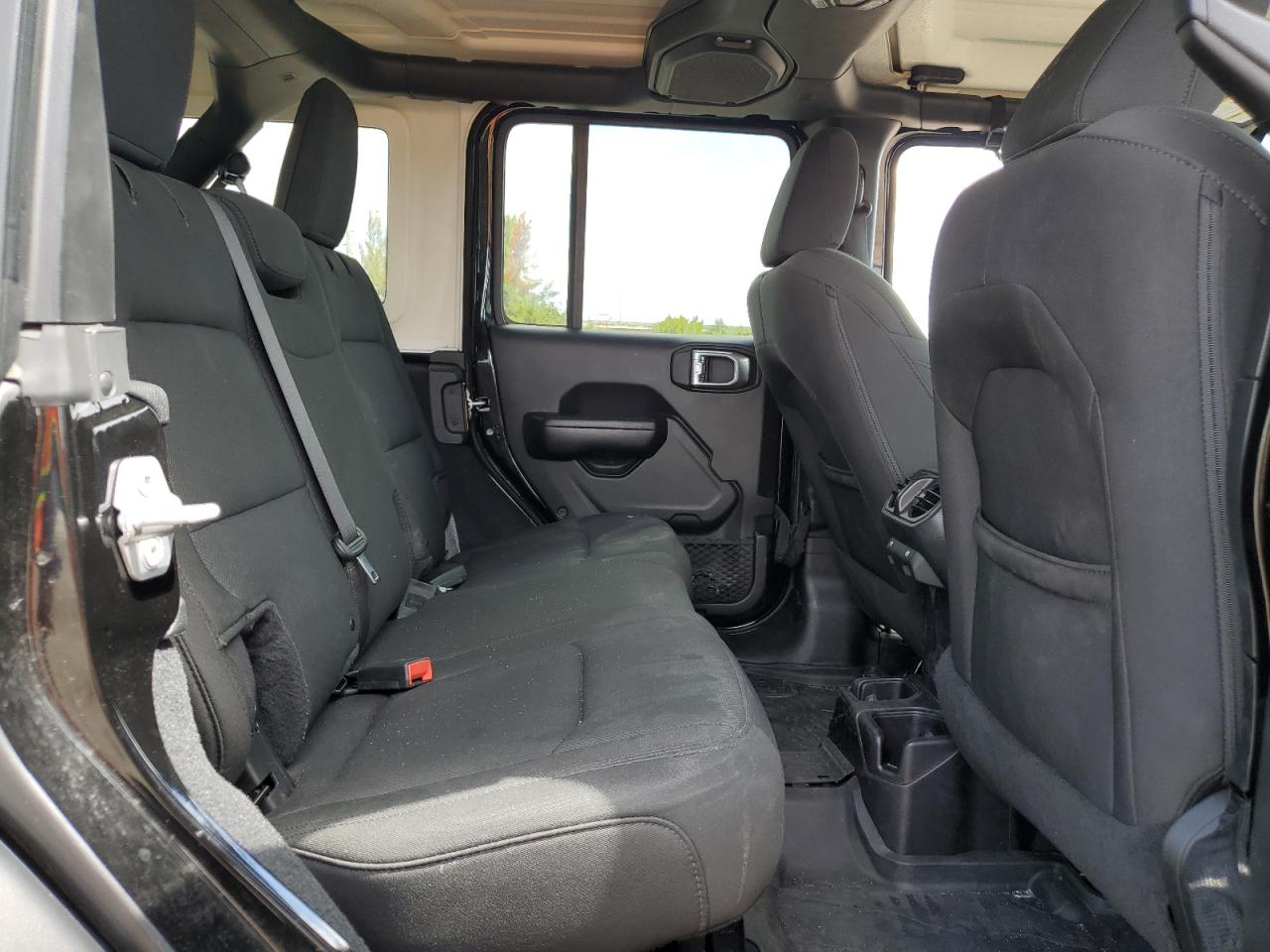 1C4HJXDG9JW227797 2018 Jeep Wrangler Unlimited Sport