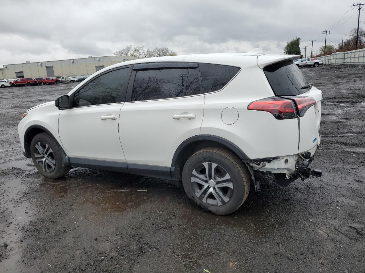 JTMBFREV5JJ729316 2018 Toyota Rav4 Le