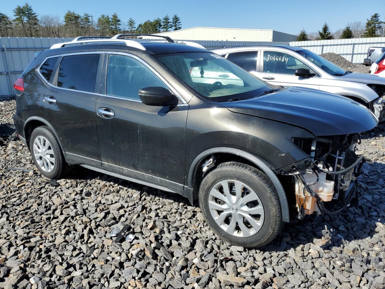 2017 Nissan Rogue S vin: KNMAT2MVXHP586965