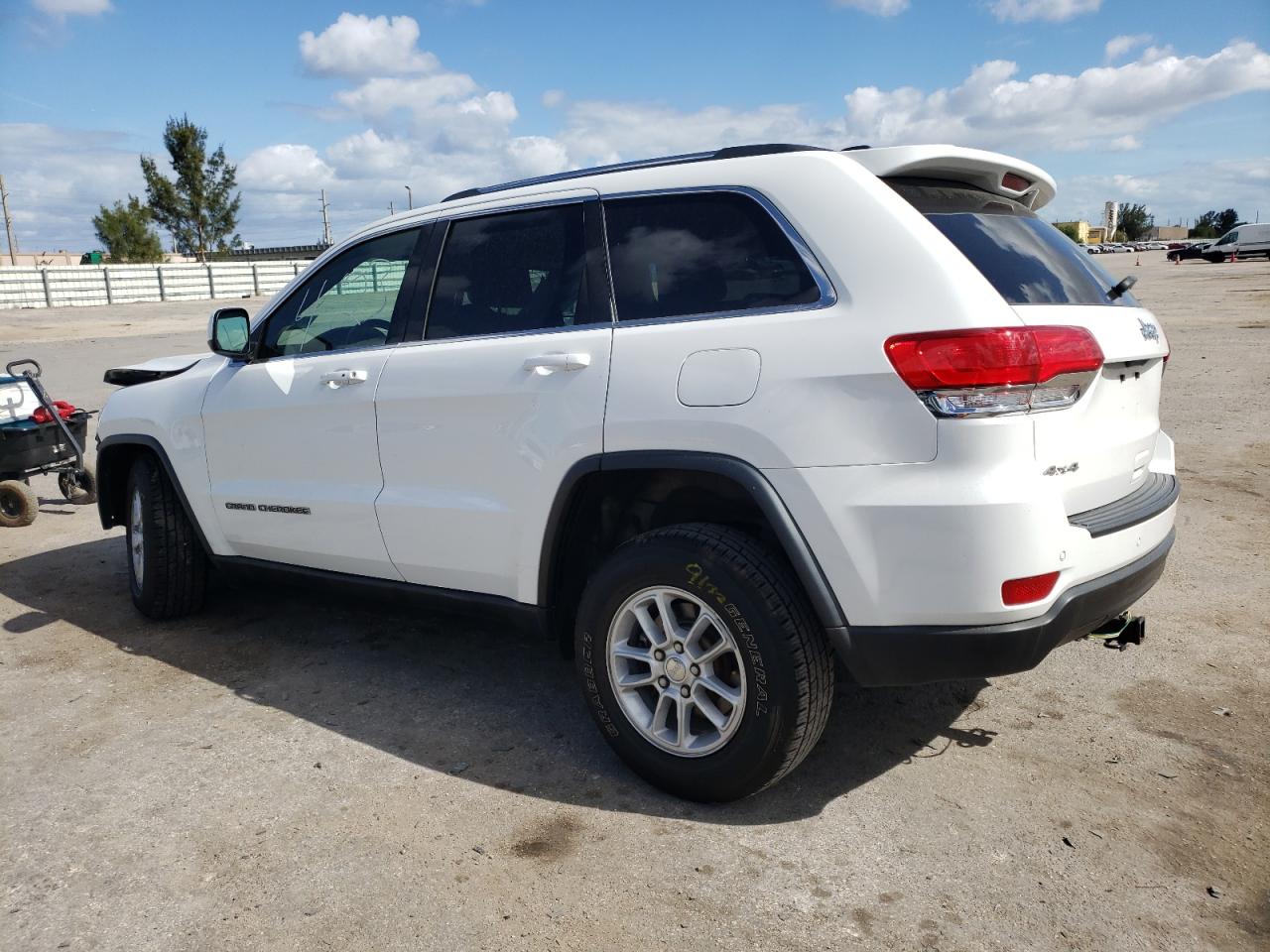 1C4RJFAG7JC106092 2018 Jeep Grand Cherokee Laredo