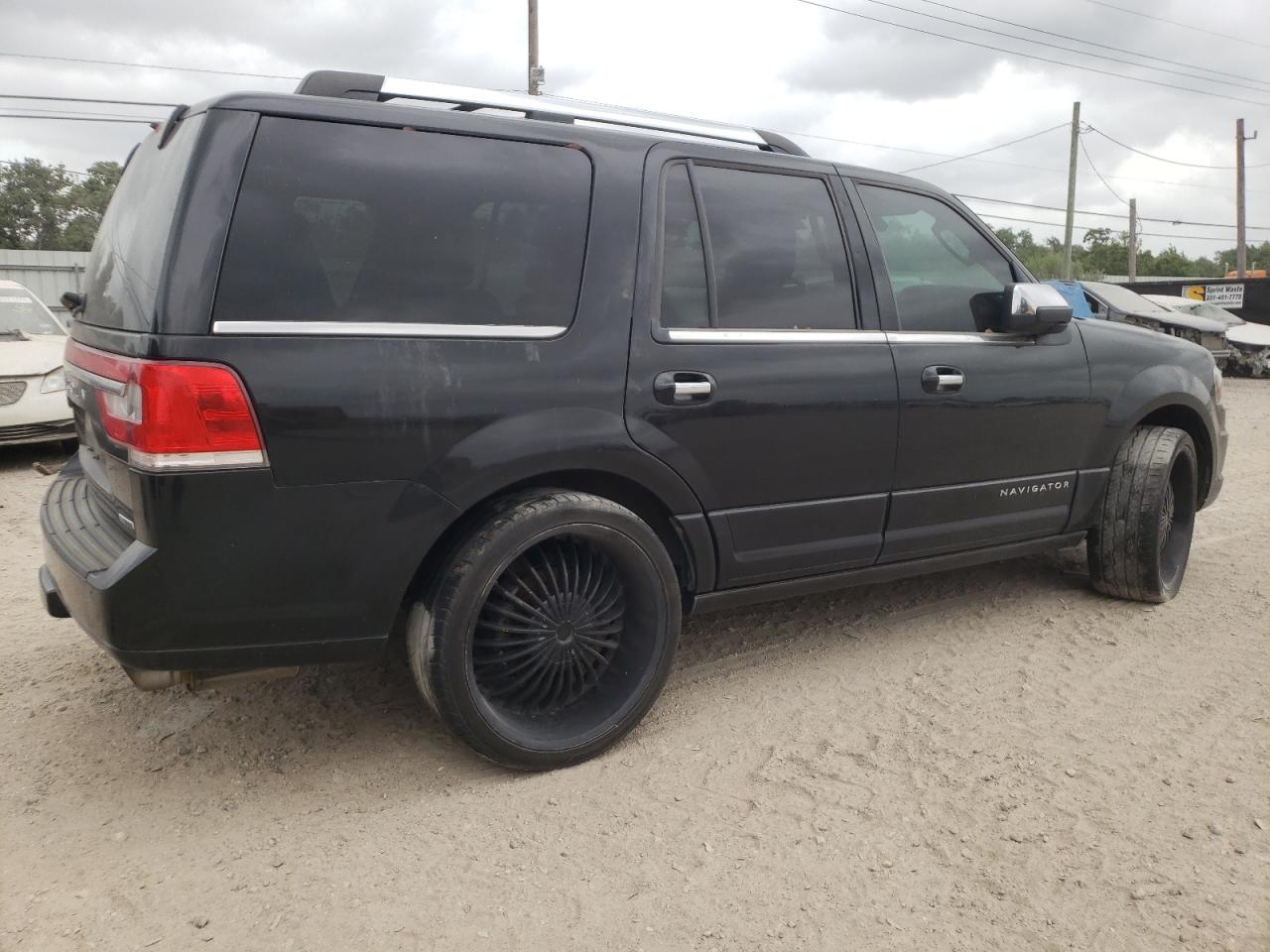 2015 Lincoln Navigator vin: 5LMJJ2HT1FEJ02276