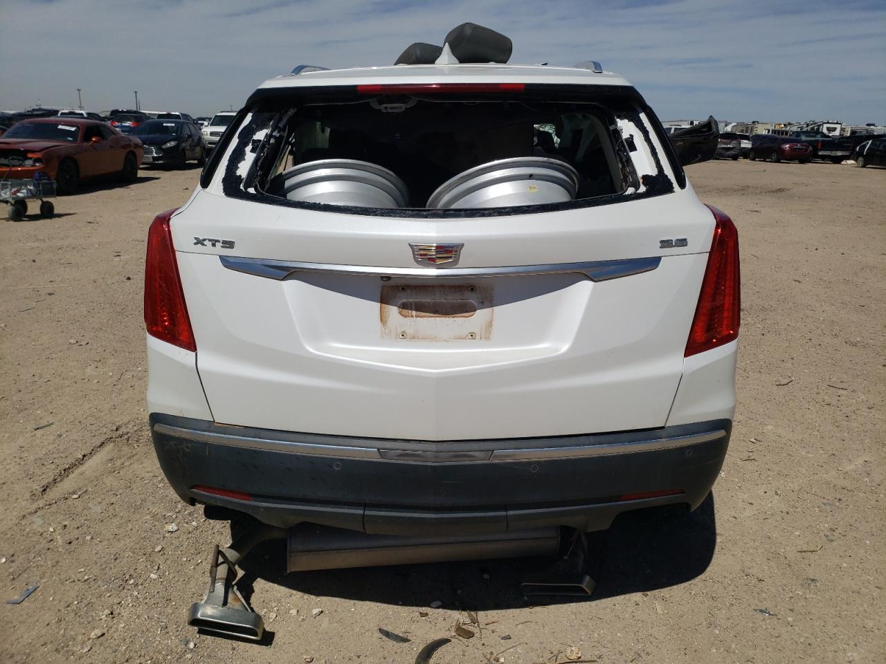 1GYKNBRS8HZ101878 2017 Cadillac Xt5 Luxury