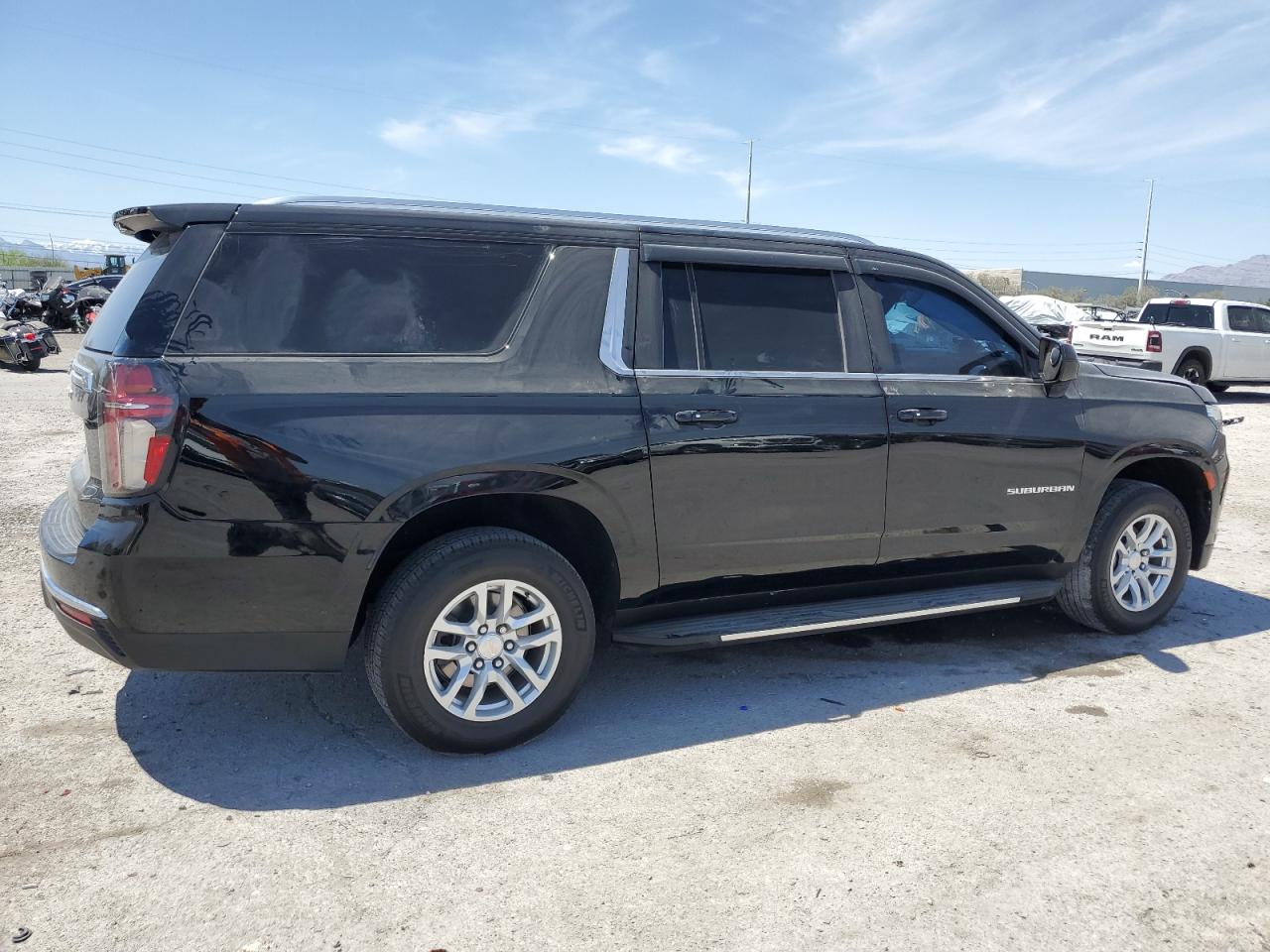 2021 Chevrolet Suburban C1500 Ls vin: 1GNSCBKD4MR424513