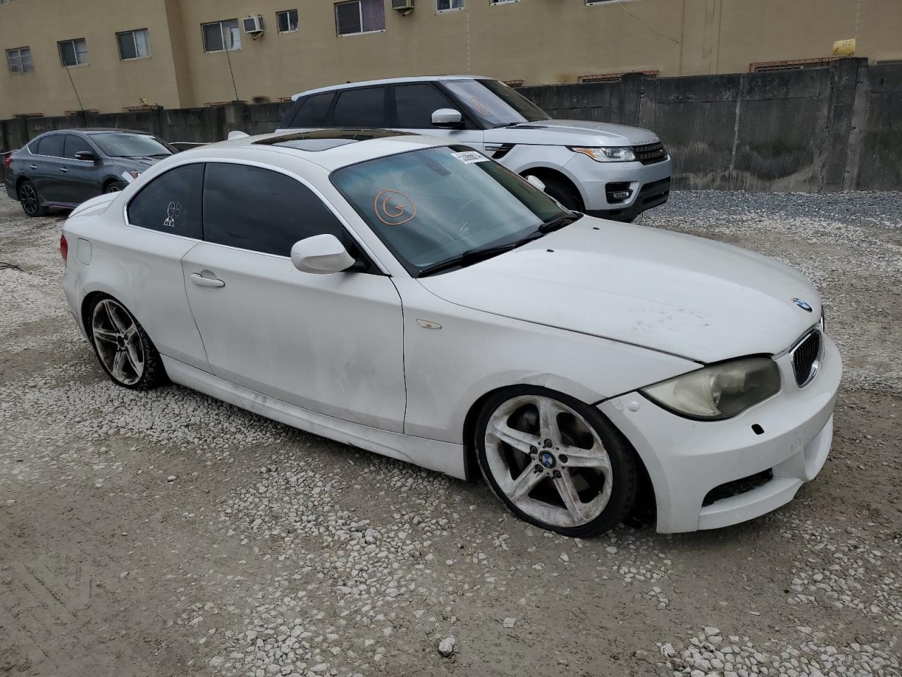 WBAUC9C53BVM09276 2011 BMW 135 I