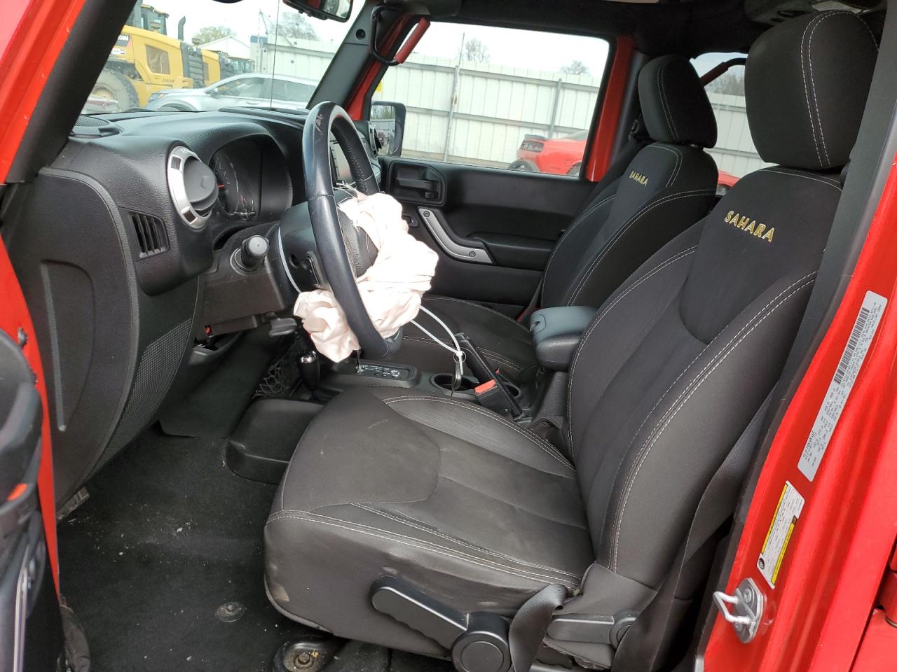 1C4BJWEG8FL619919 2015 Jeep Wrangler Unlimited Sahara