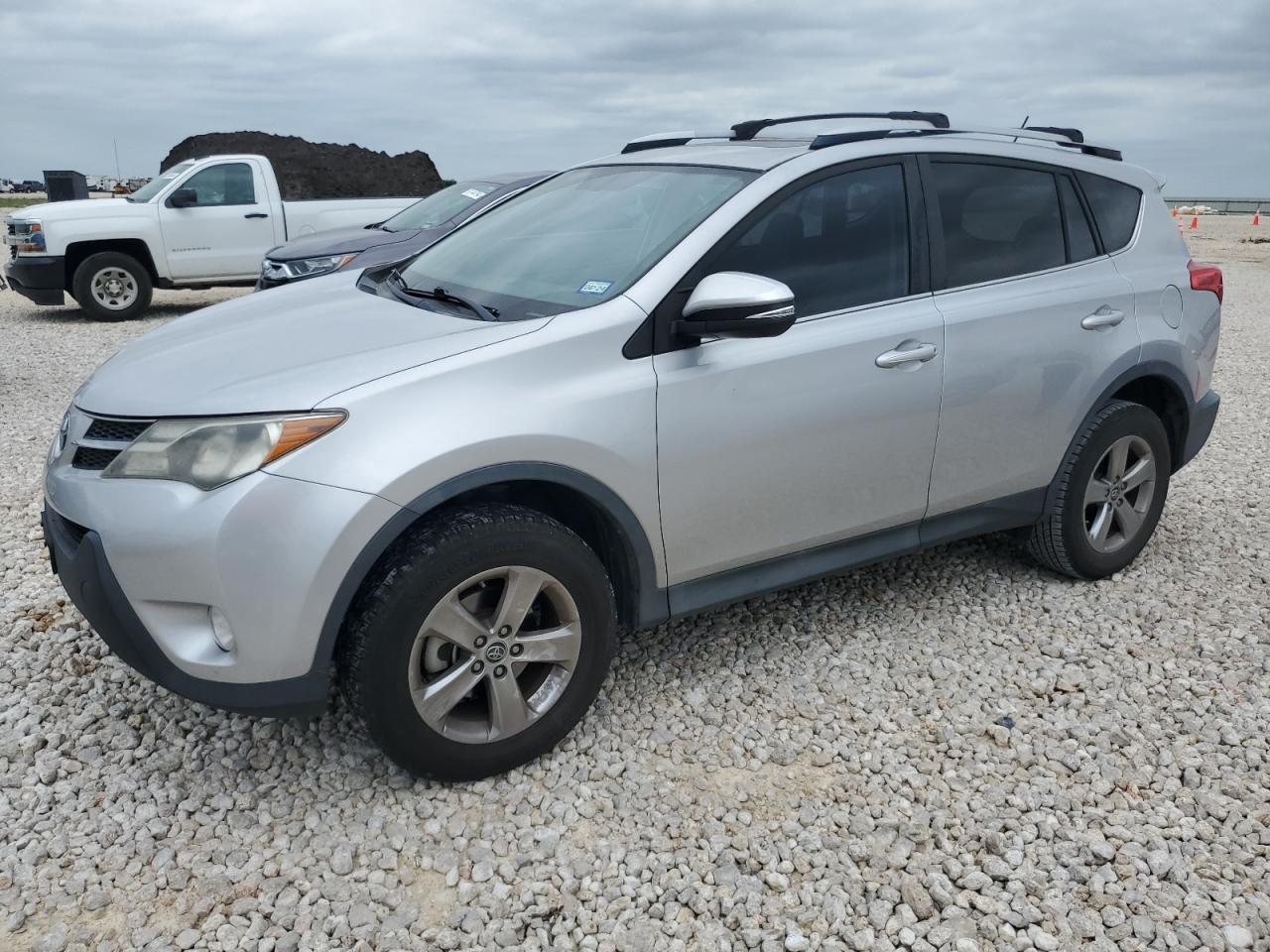 2T3WFREV8FW211260 2015 Toyota Rav4 Xle