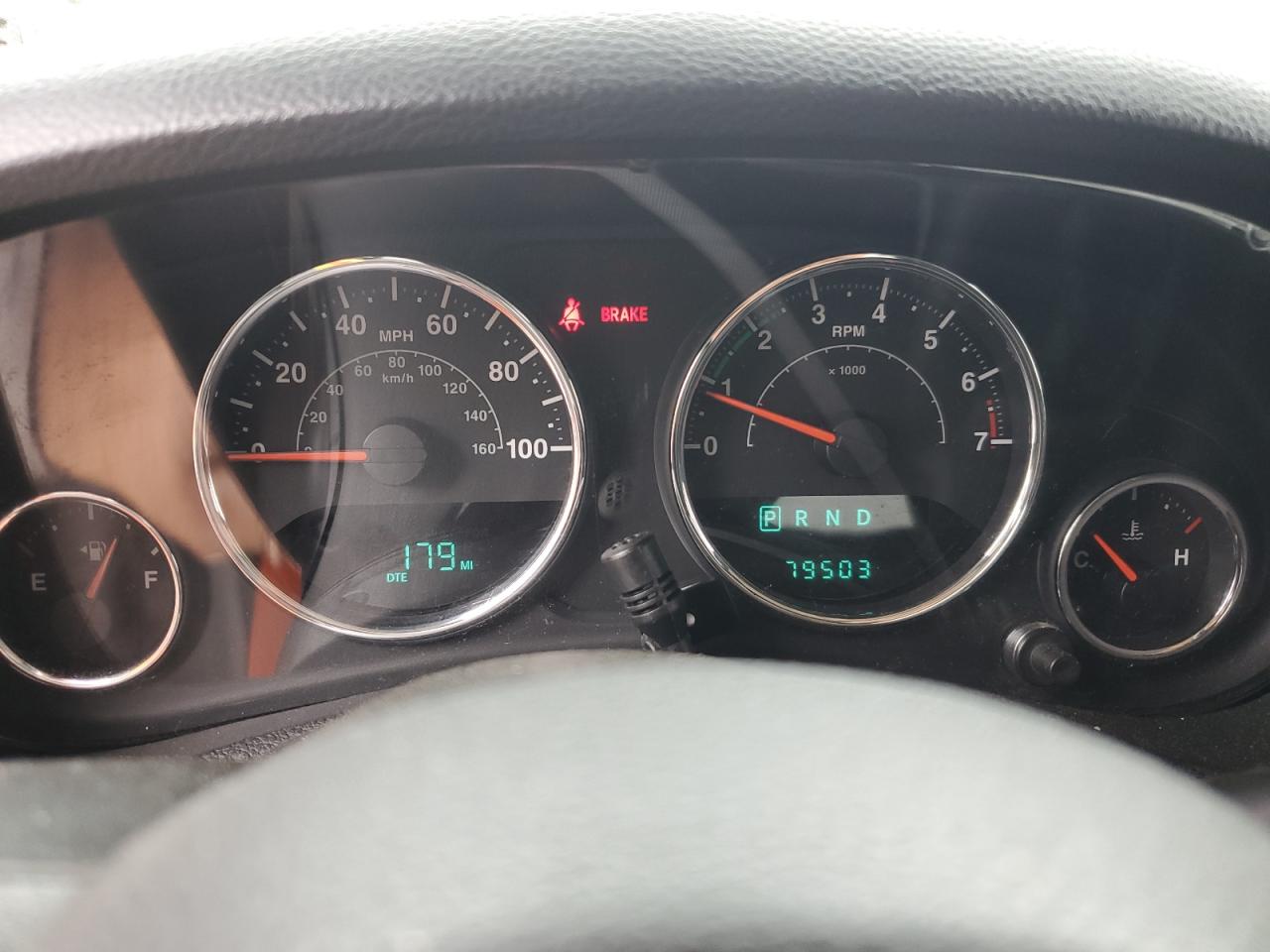 1C4BJWDG5EL186057 2014 Jeep Wrangler Unlimited Sport