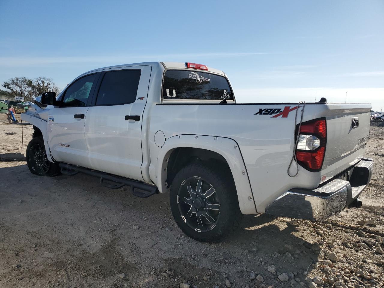 5TFEW5F10GX209385 2016 Toyota Tundra Crewmax Sr5