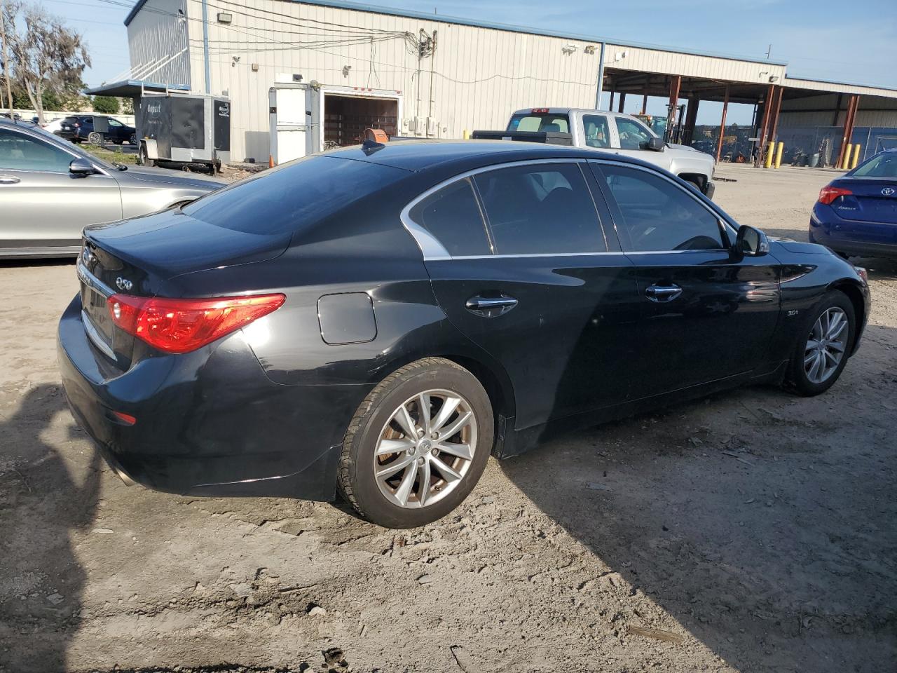 2016 Infiniti Q50 Premium vin: JN1EV7ARXGM344390