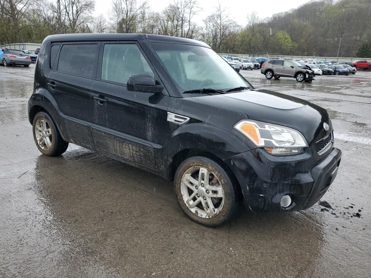 KNDJT2A24B7282046 2011 Kia Soul +