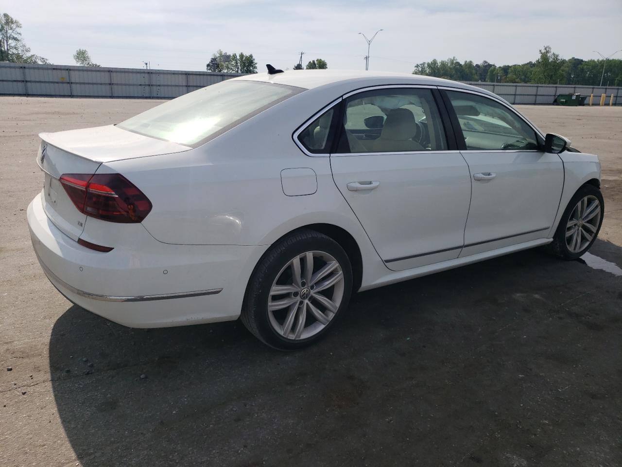 1VWCA7A34JC049016 2018 Volkswagen Passat Sel Premium