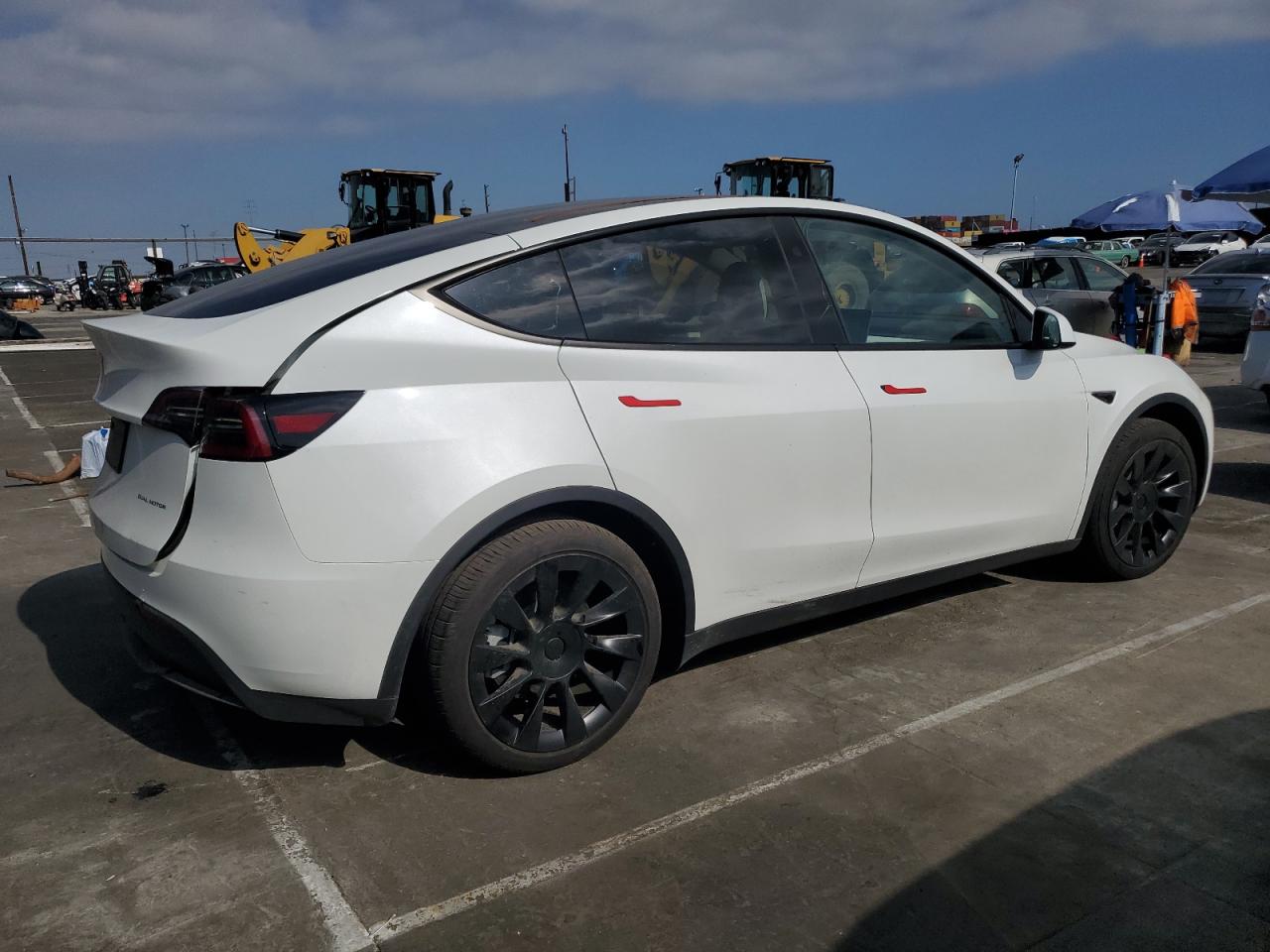 7SAYGAEE8PF916948 2023 Tesla Model Y