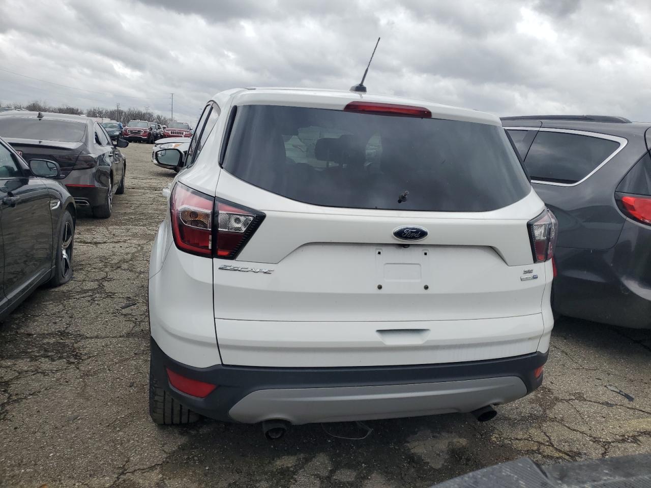 1FMCU9GD0HUF05468 2017 Ford Escape Se