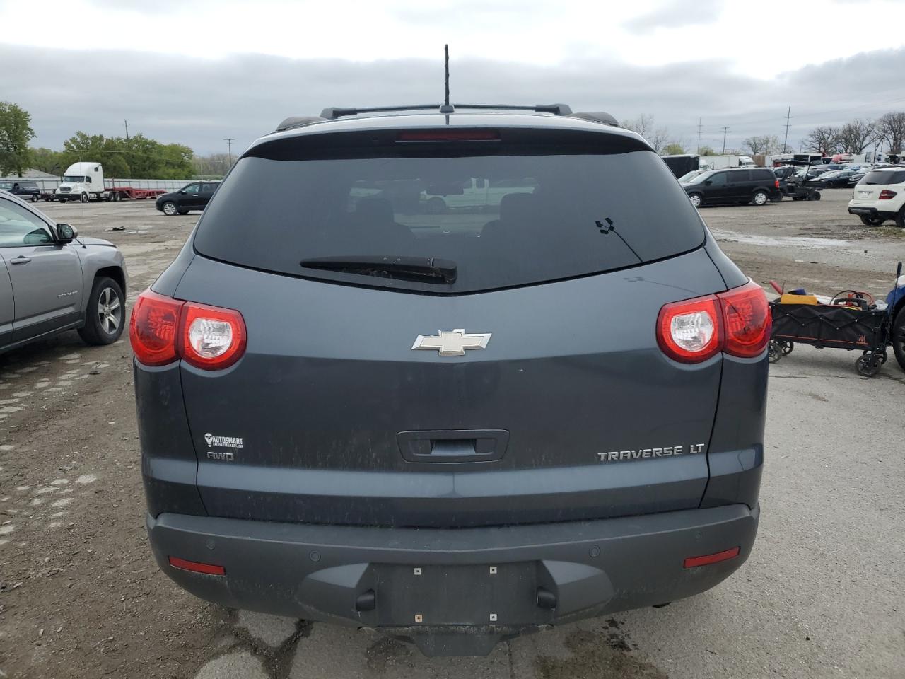 1GNKVGED7BJ133194 2011 Chevrolet Traverse Lt